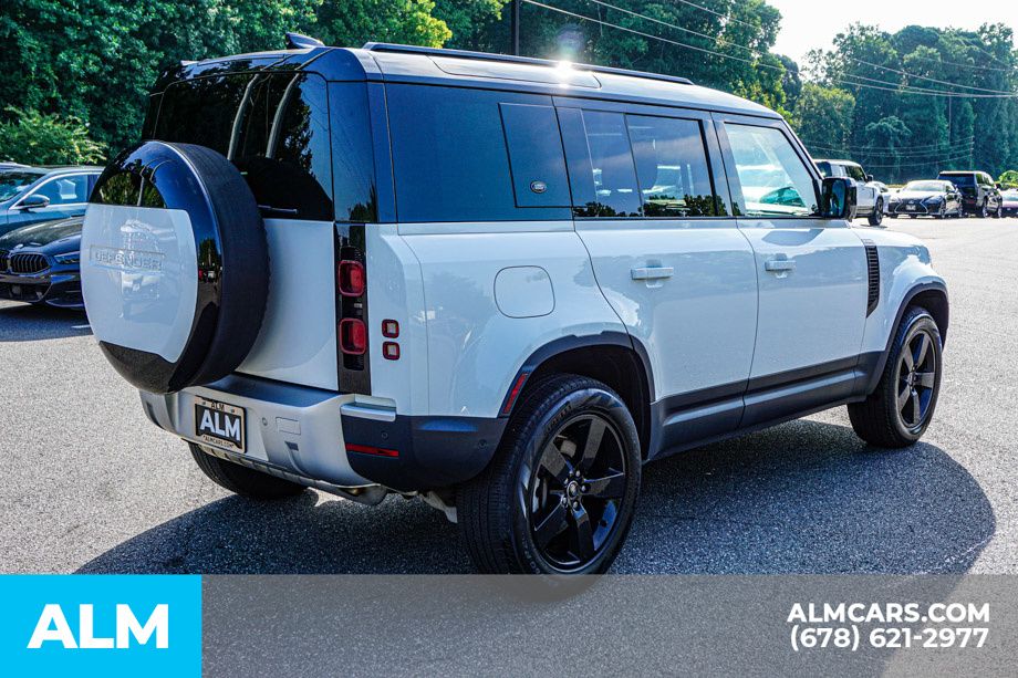 Used 2024 White Land Rover S image 5