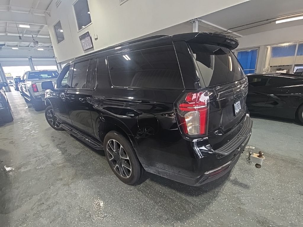 Used 2022 Chevrolet Suburban RST with VIN 1GNSCEKD7NR291443 for sale in Miami, FL