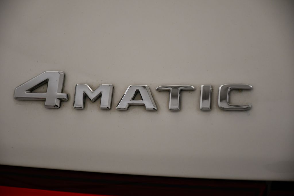 Thumbnail: 2021 Mercedes-Benz GLB - 10