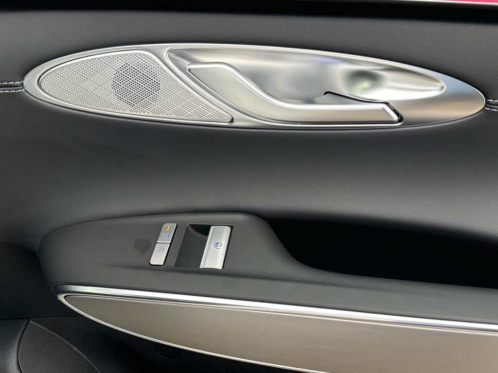 New 2026 White Genesis 2.5T image 16