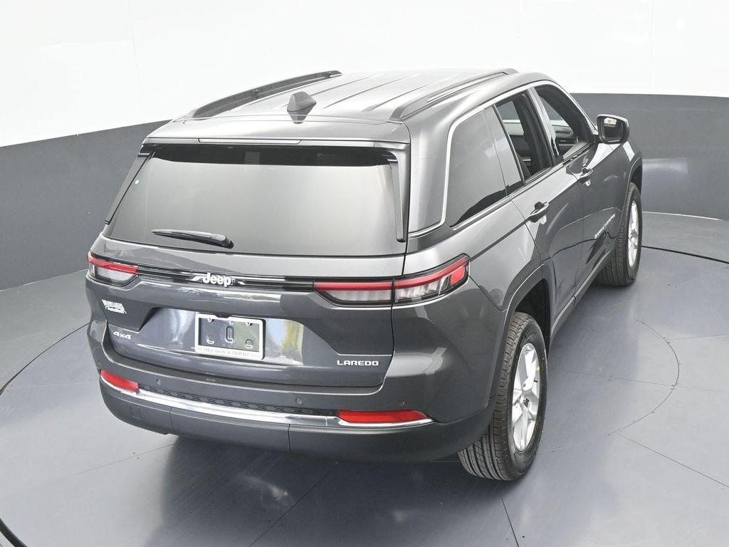 New 2026 Baltic Gray Metallic Clearcoat Jeep Laredo image 48