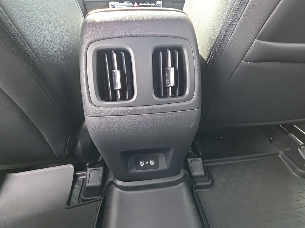 Used 2025 Green Hyundai SEL image 28