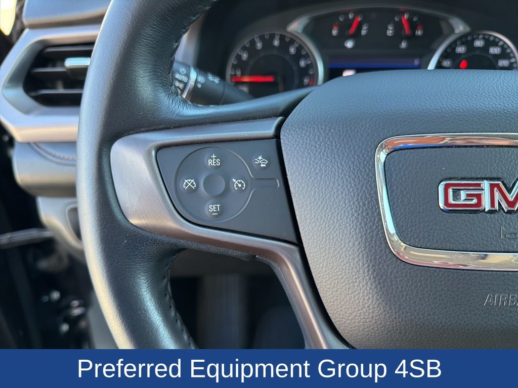 2022 GMC Acadia AWD AT4