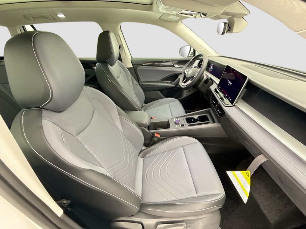 Thumbnail: 2026 Volkswagen Tiguan - 18