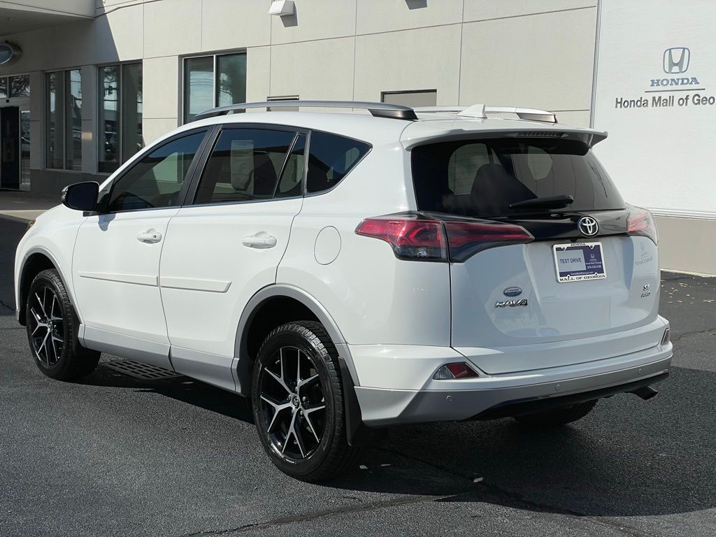 2017 Toyota RAV4 SE 3