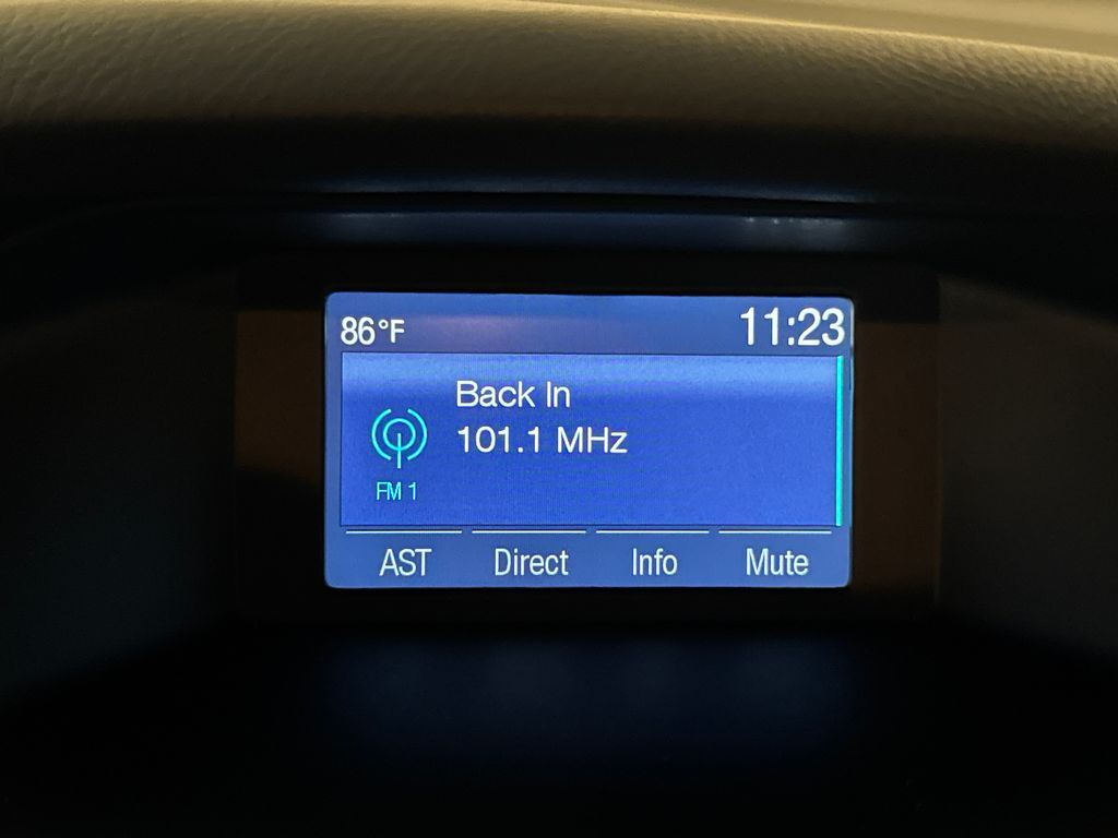 Used 2014 Blue Ford SE image 24