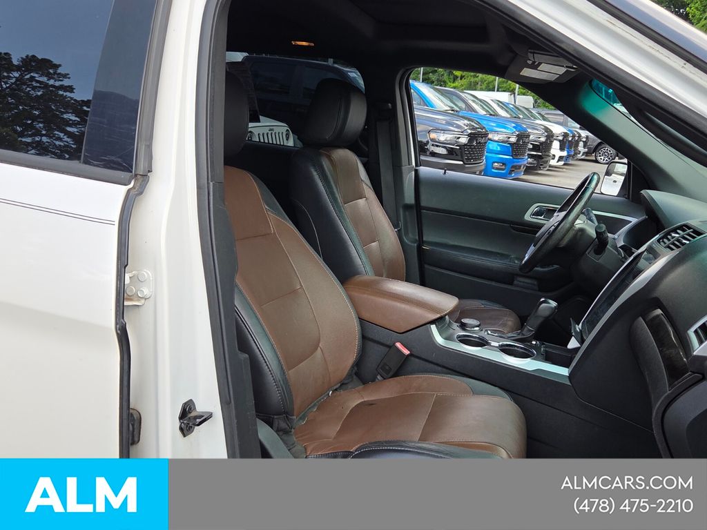 Used 2015 White Ford Limited image 17