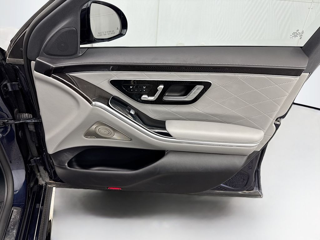 Thumbnail: 2023 Mercedes-Benz S-Class - 24