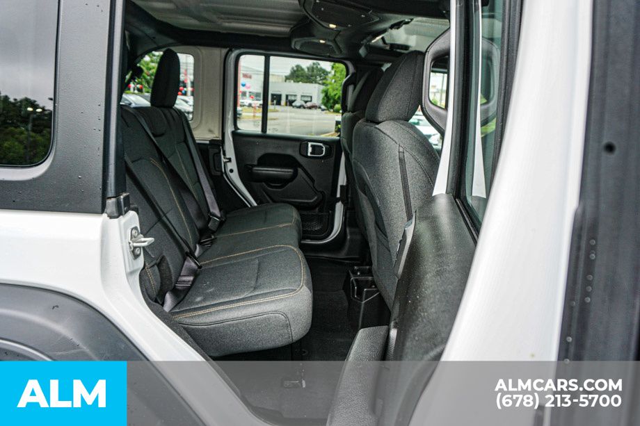 Used 2025 White Jeep Sport S image 22