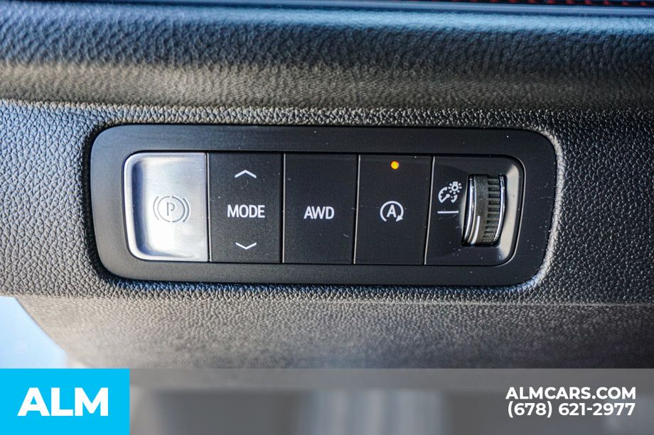 Used 2025 Blue Chevrolet Z71 image 48