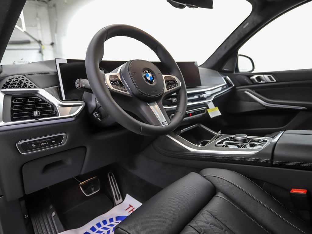 Thumbnail: 2026 BMW X7 - 10