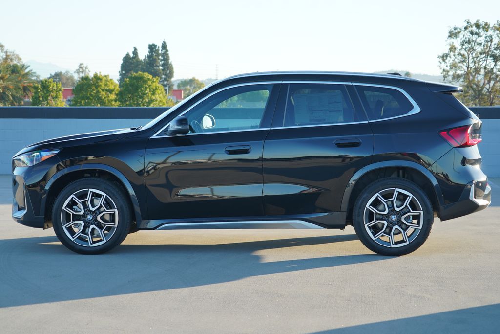 Thumbnail: 2027 BMW X1 - 5