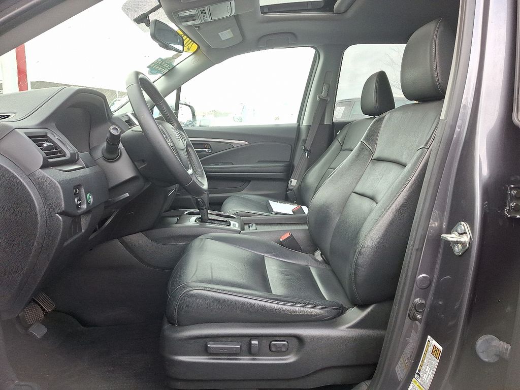 Thumbnail: 2016 Honda Pilot - 14