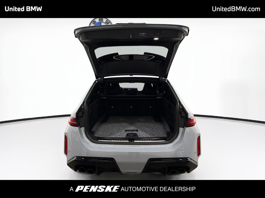 Thumbnail: 2026 BMW M5 - 14