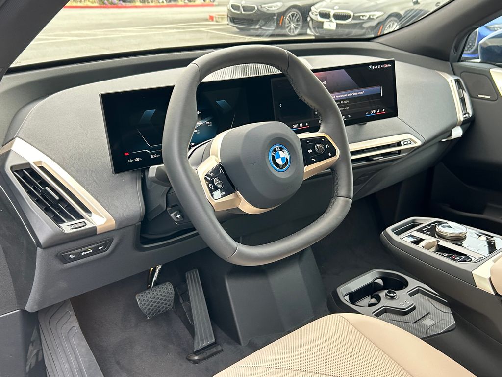 2025 BMW iX xDrive50 14