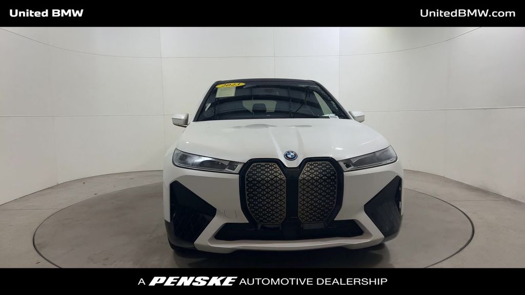Thumbnail: 2023 BMW iX - 3