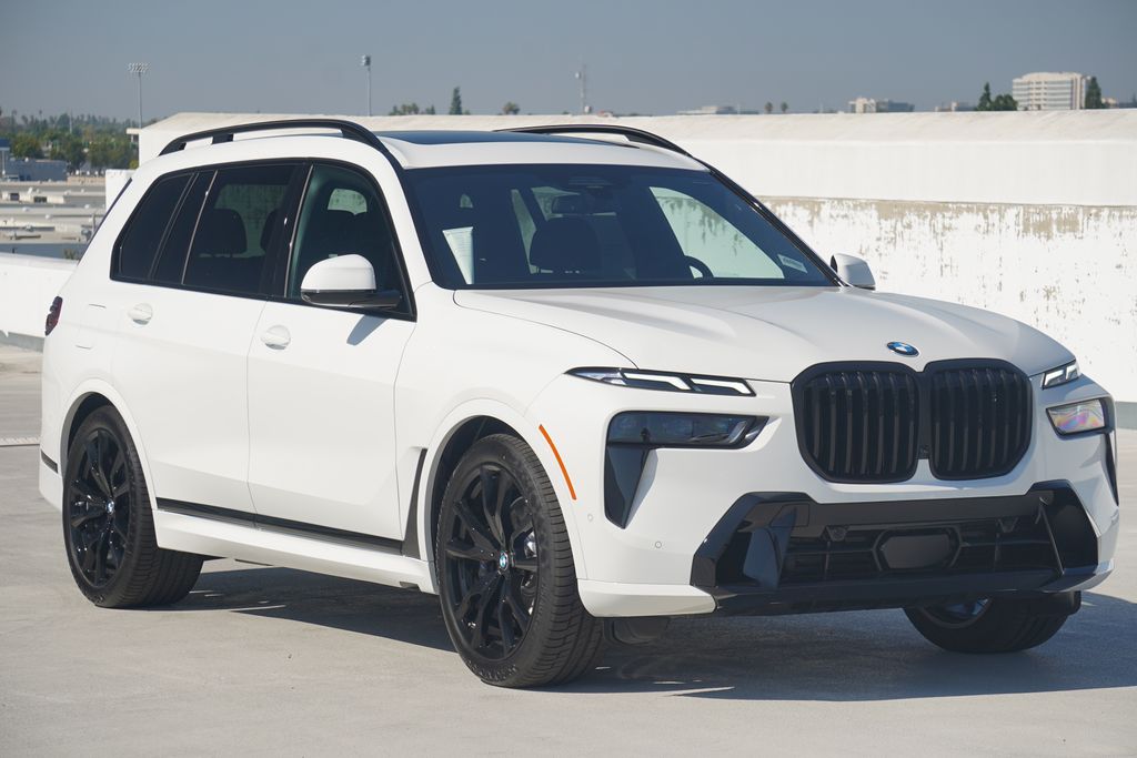 Thumbnail: 2026 BMW X7 - 3
