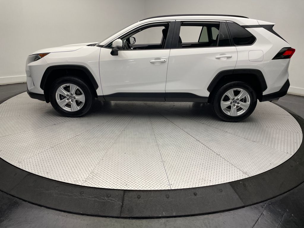 2020 Toyota RAV4 XLE 8