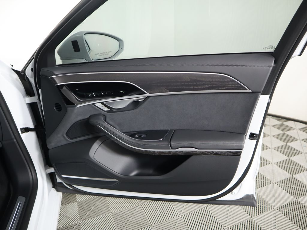 Thumbnail: 2025 Audi A8 - 26