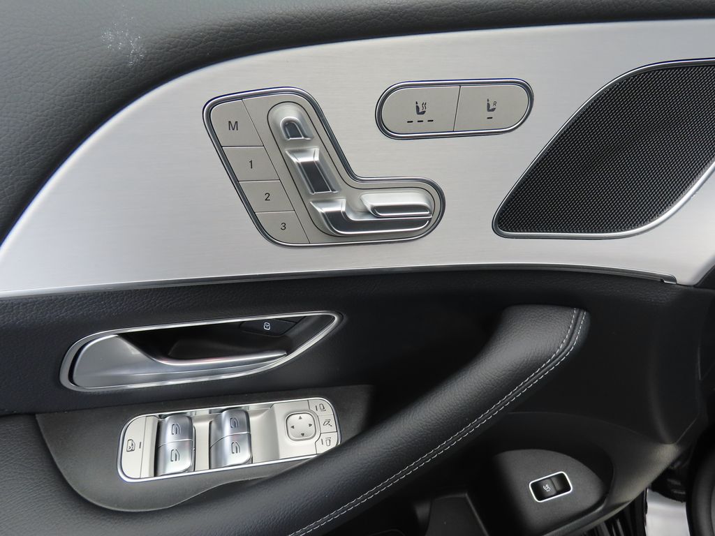 Thumbnail: 2026 Mercedes-Benz GLE - 21