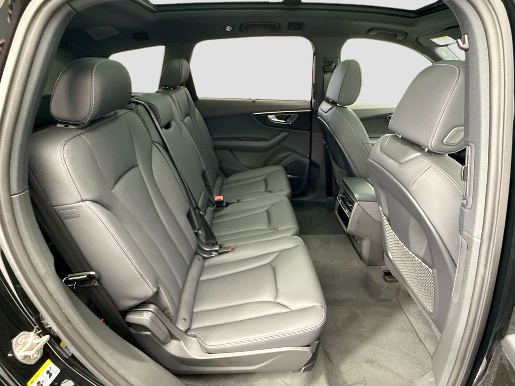 Thumbnail: 2026 Audi Q7 - 22