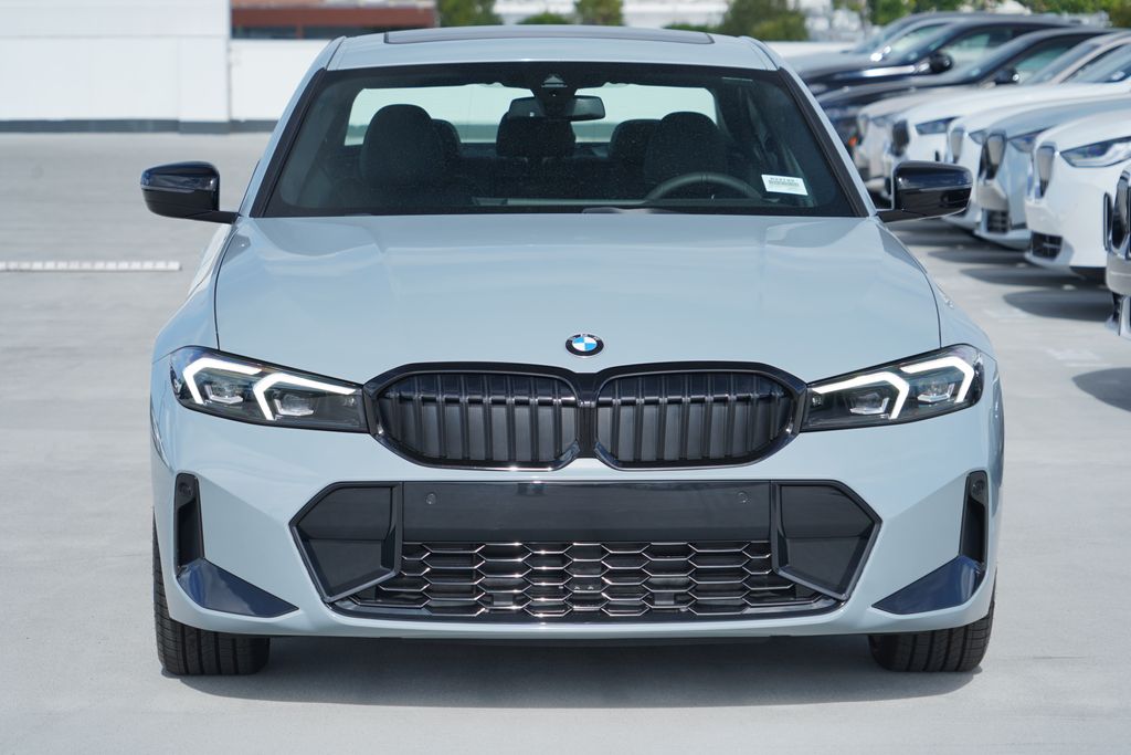 Thumbnail: 2026 BMW 3 Series - 2