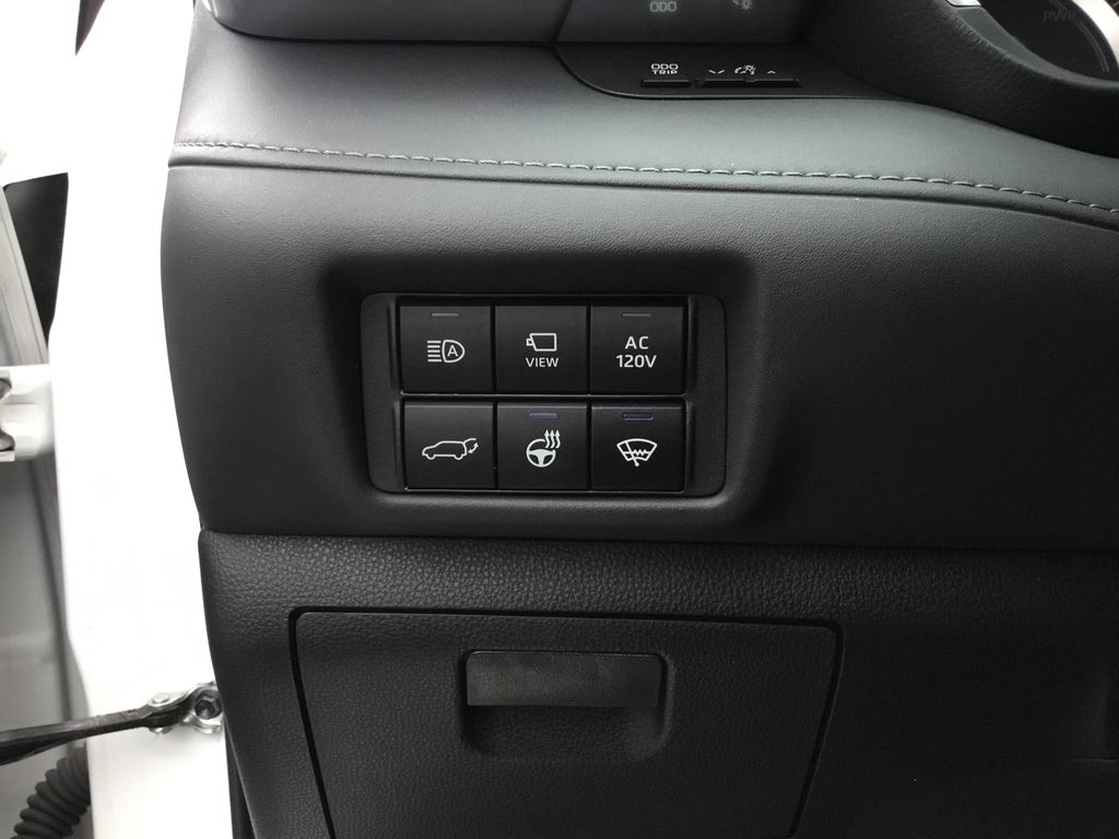 Thumbnail: 2022 Toyota Highlander - 20