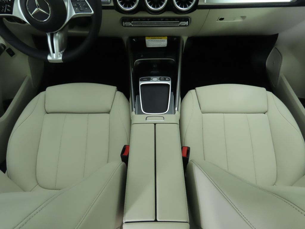 Thumbnail: 2026 Mercedes-Benz GLB - 17