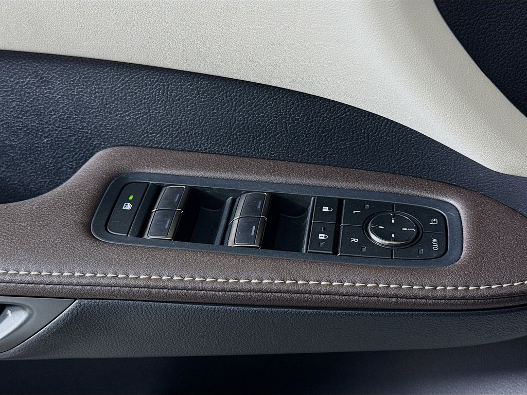 Thumbnail: 2024 Lexus RX - 18