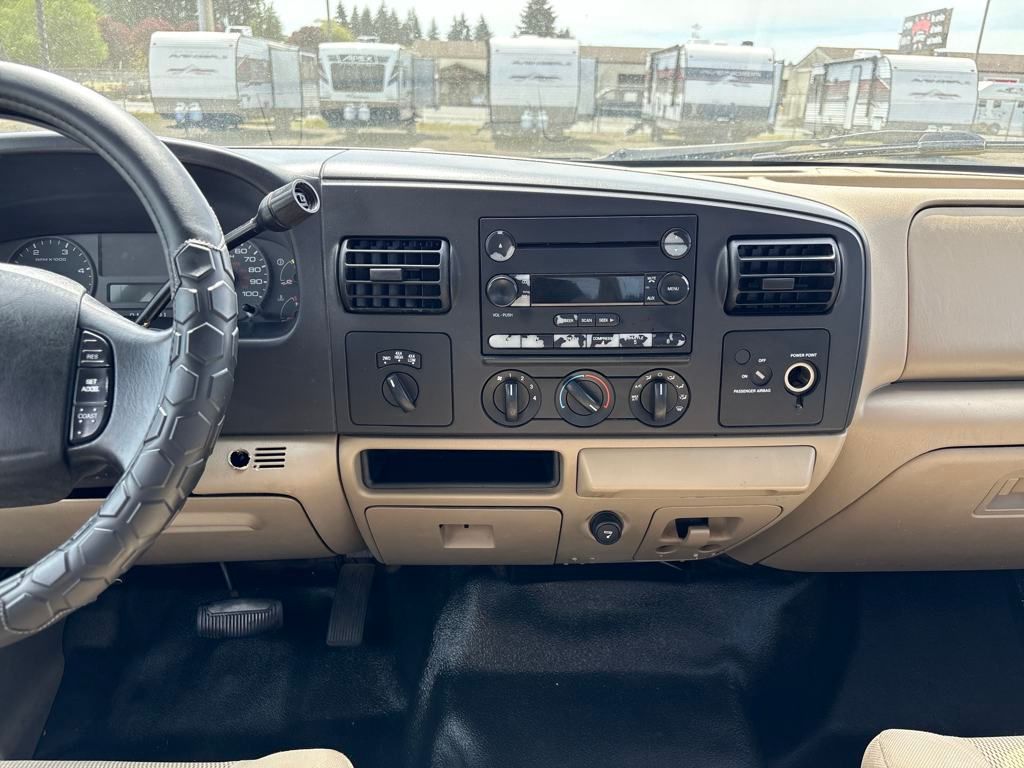 2005 Oxford White Ford Super Duty F-250 XLT 4X4 Truck