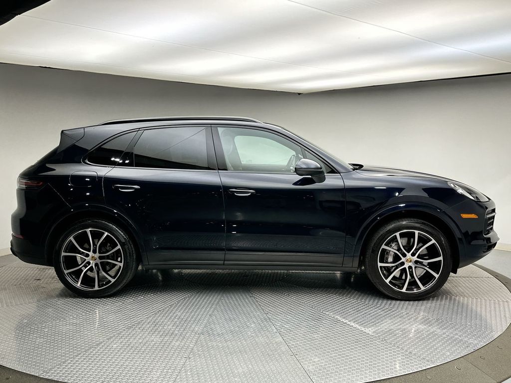2022 Porsche Cayenne Base 4