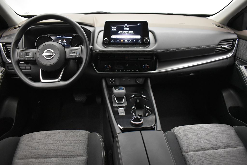 2022 Nissan Rogue SV 24