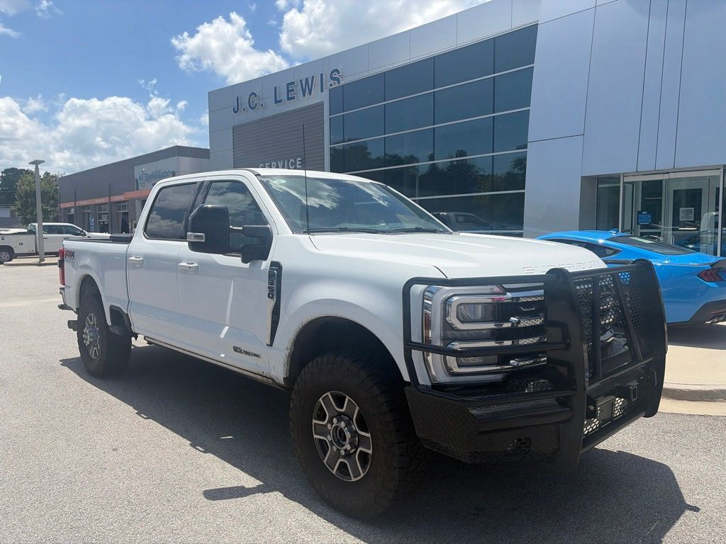 Oxford White 2026 Ford F-350 Super Duty Pickup Truck Four-Wheel Drive Automatic