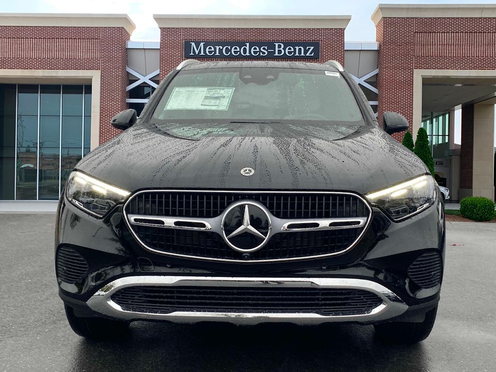 2025 Mercedes-Benz GLC 350 2