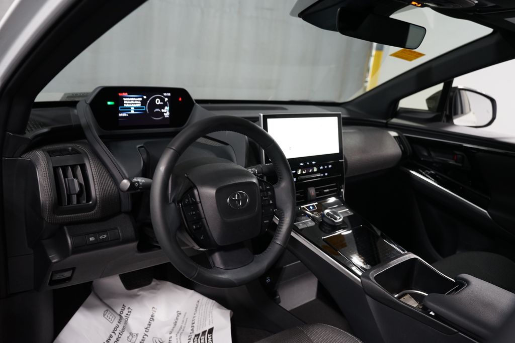 Thumbnail: 2024 Toyota bZ4X - 11