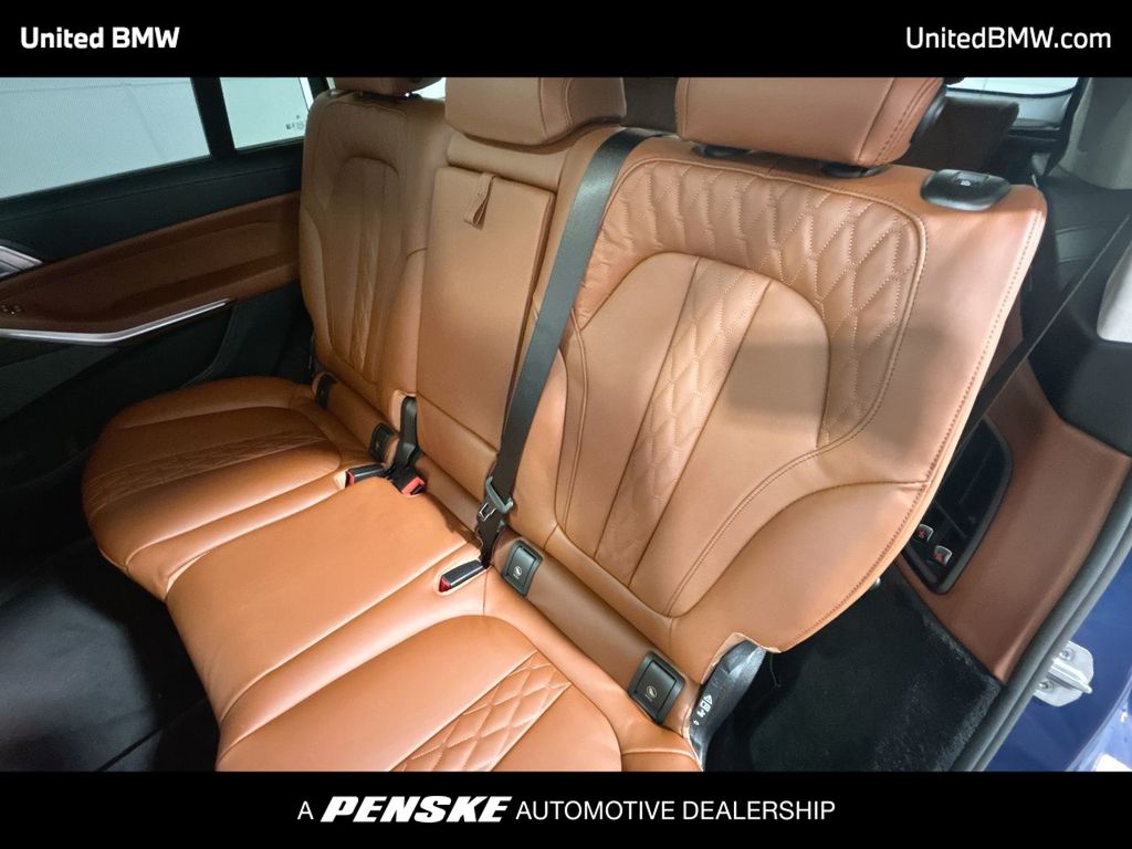 Thumbnail: 2026 BMW X7 - 21