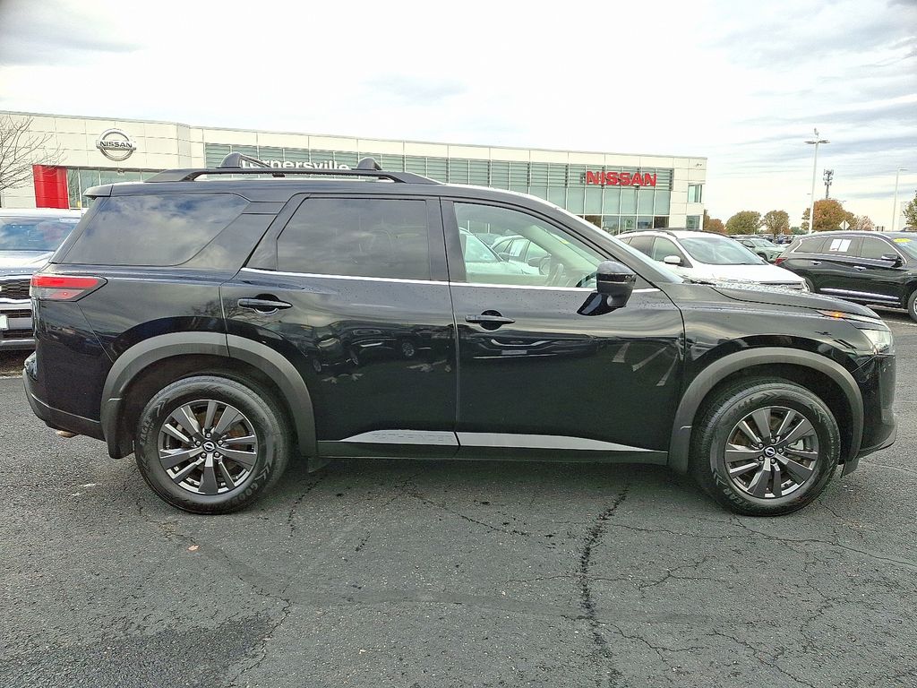 Thumbnail: 2022 Nissan Pathfinder - 7
