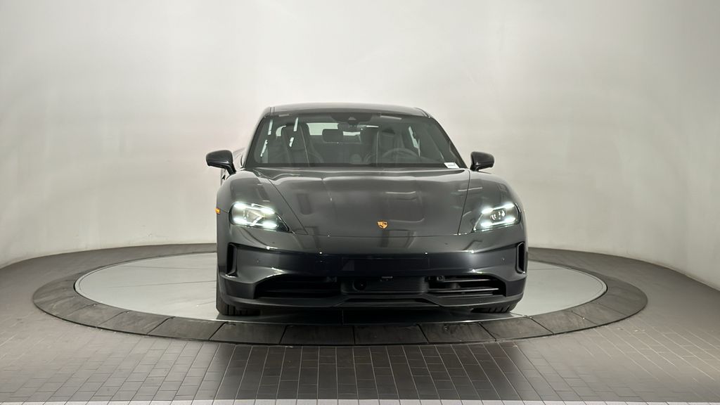 Thumbnail: 2025 Porsche Taycan - 10