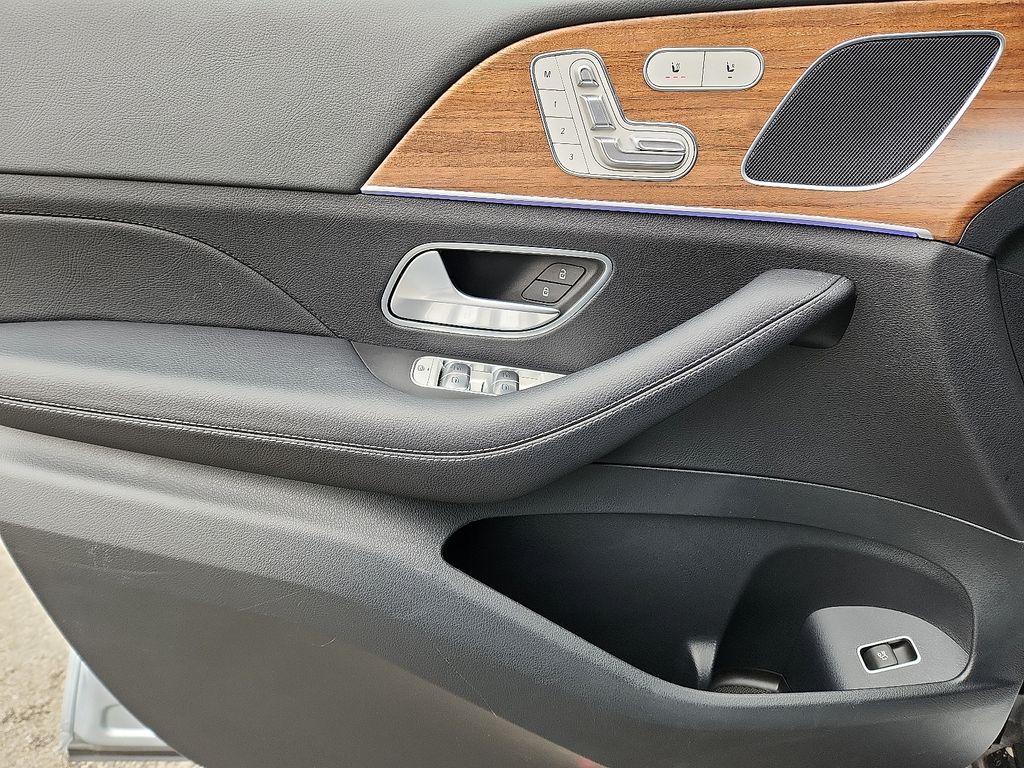 Thumbnail: 2025 Mercedes-Benz GLE - 12