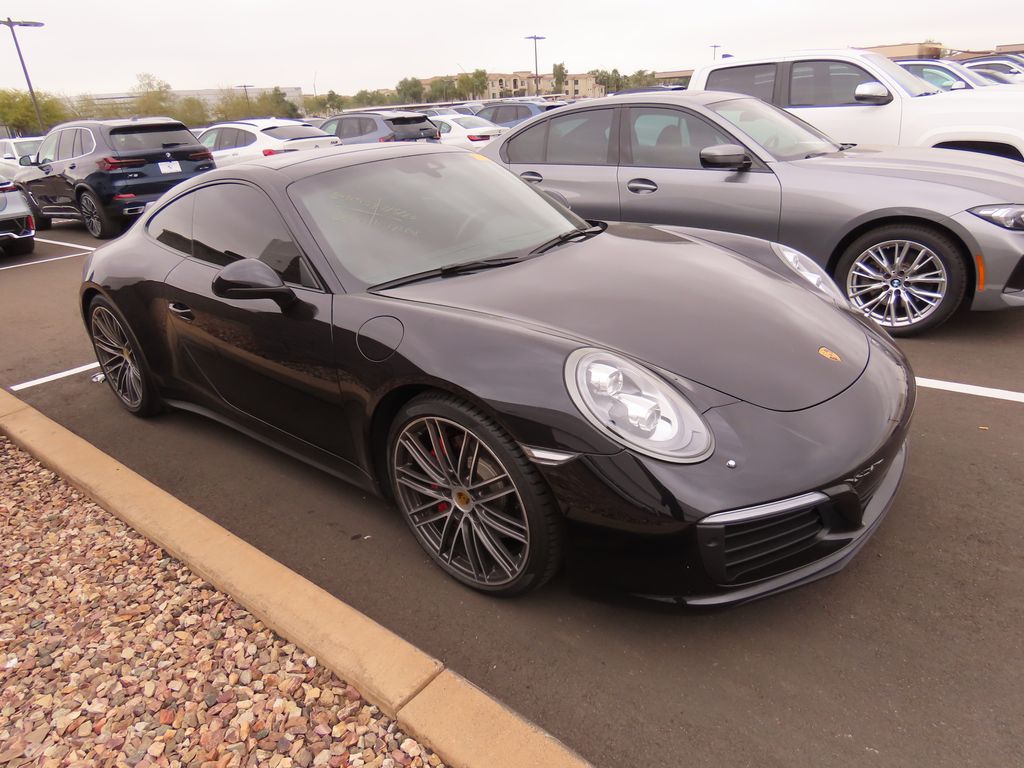 Thumbnail: 2017 Porsche 911 - 2