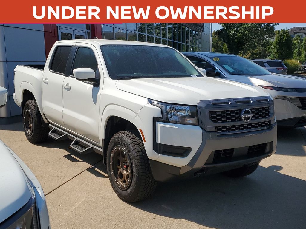 Glacier White 2025 Nissan Frontier Pickup Truck Four-Wheel Drive 9-Speed Automatic Overdrive
