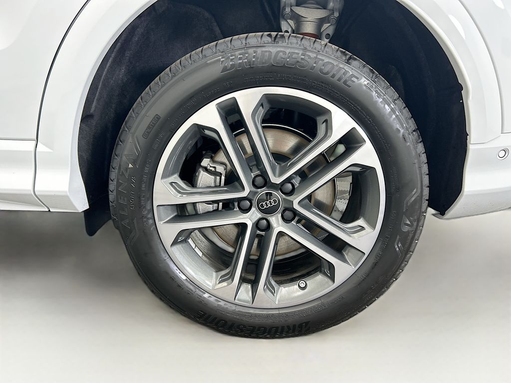 Thumbnail: 2025 Audi Q5 - 30