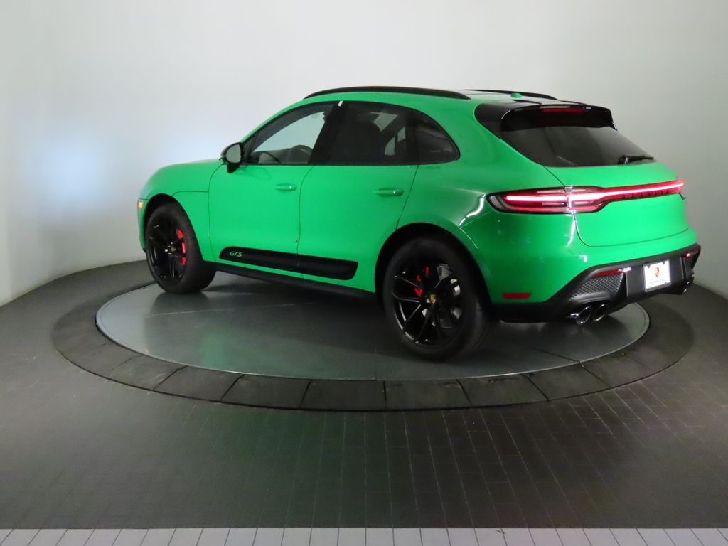 Thumbnail: 2026 Porsche Macan - 3