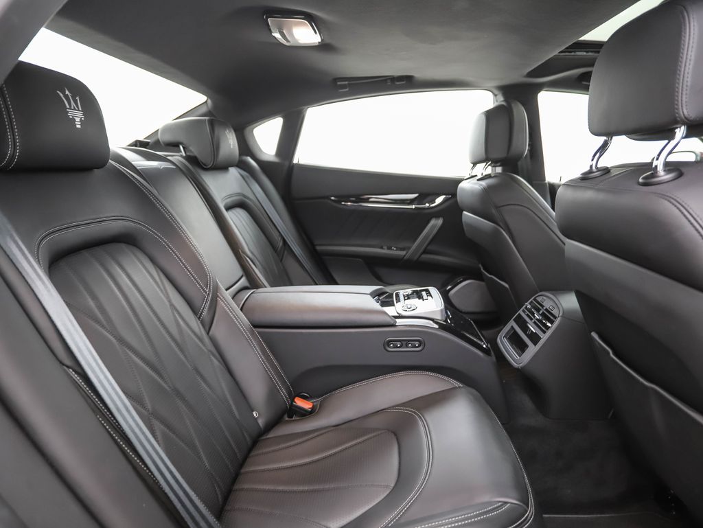 Thumbnail: 2022 Maserati Quattroporte - 28