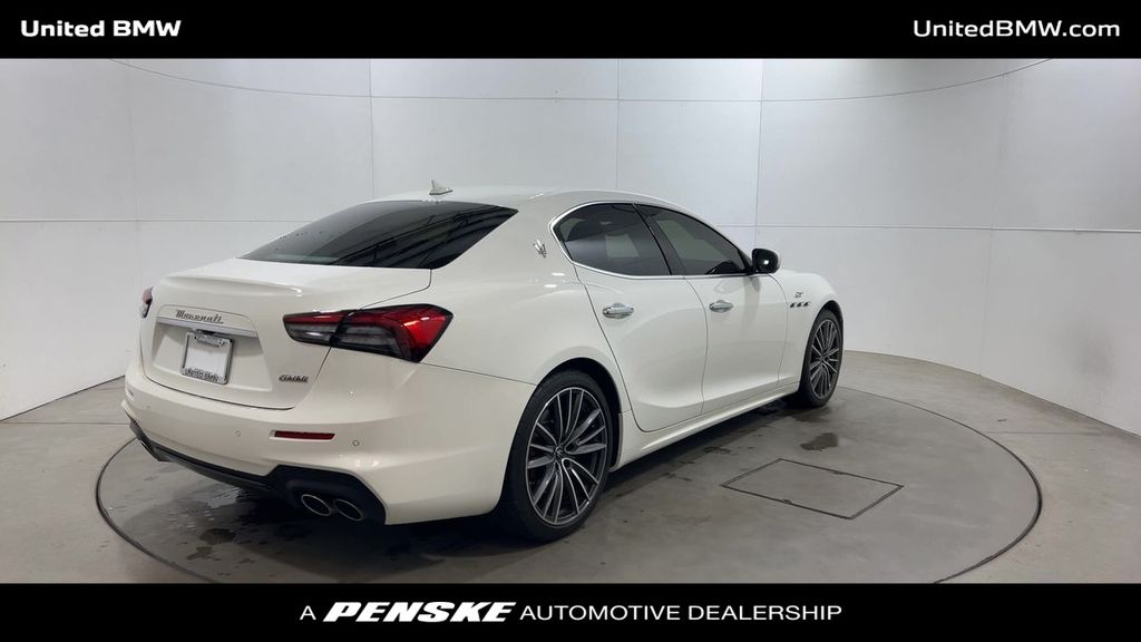 2022 Maserati Ghibli GT 8