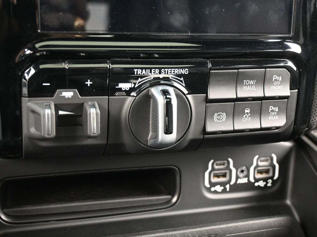 Used 2024 Billet Silver Metallic Clearcoat Ram Limited image 18