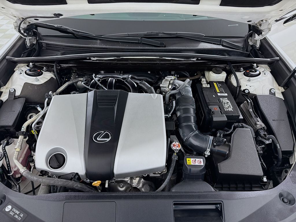 Thumbnail: 2021 Lexus ES - 31