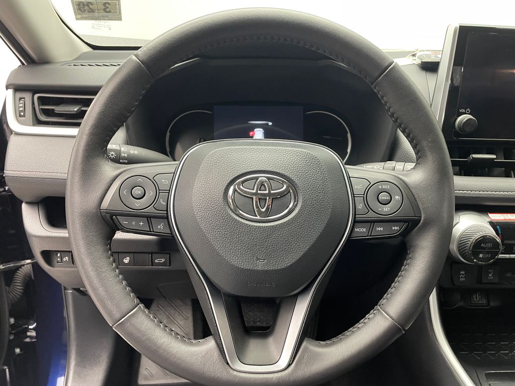 Thumbnail: 2025 Toyota RAV4 - 21