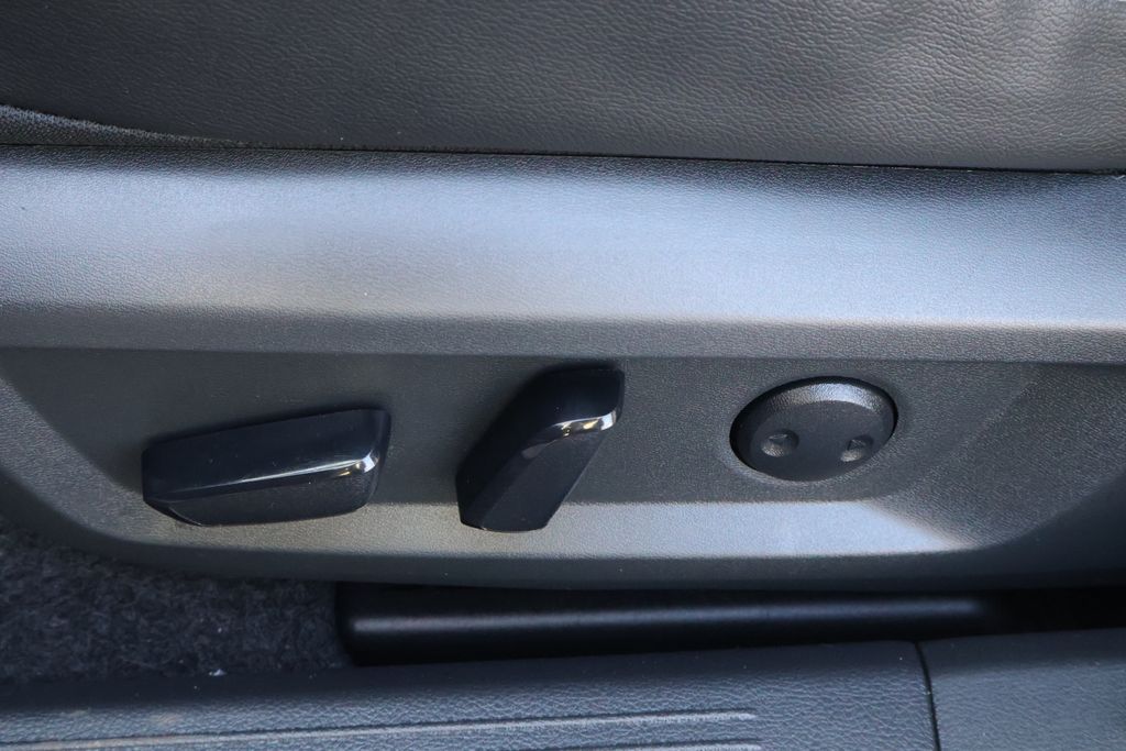 Thumbnail: 2023 Nissan Rogue - 31