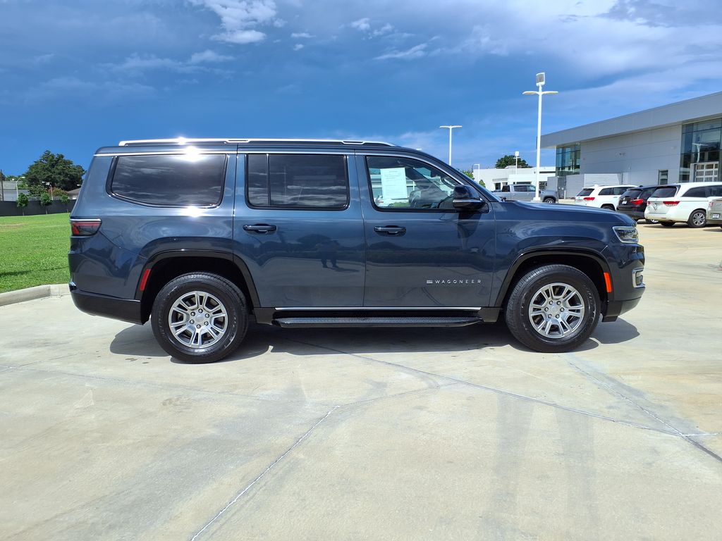 Used 2024 Gray Jeep Base image 8